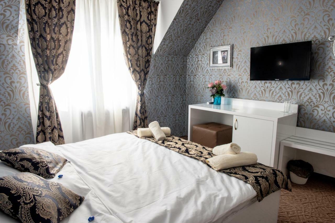 וארנה Golden Rooms מראה חיצוני תמונה