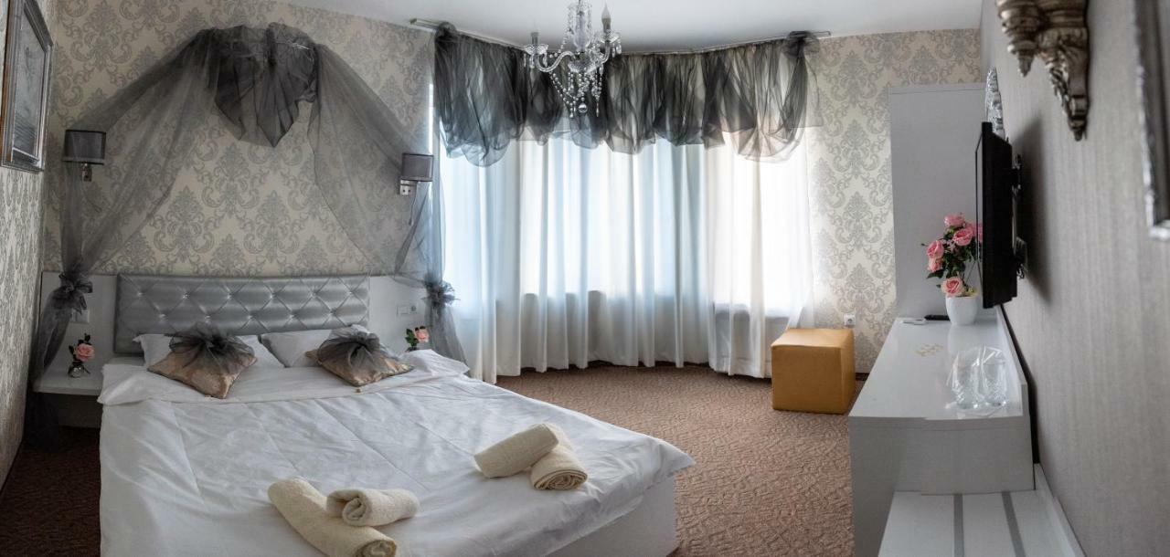 וארנה Golden Rooms מראה חיצוני תמונה