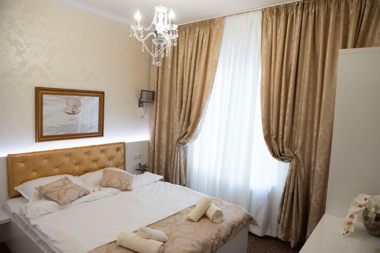 וארנה Golden Rooms מראה חיצוני תמונה