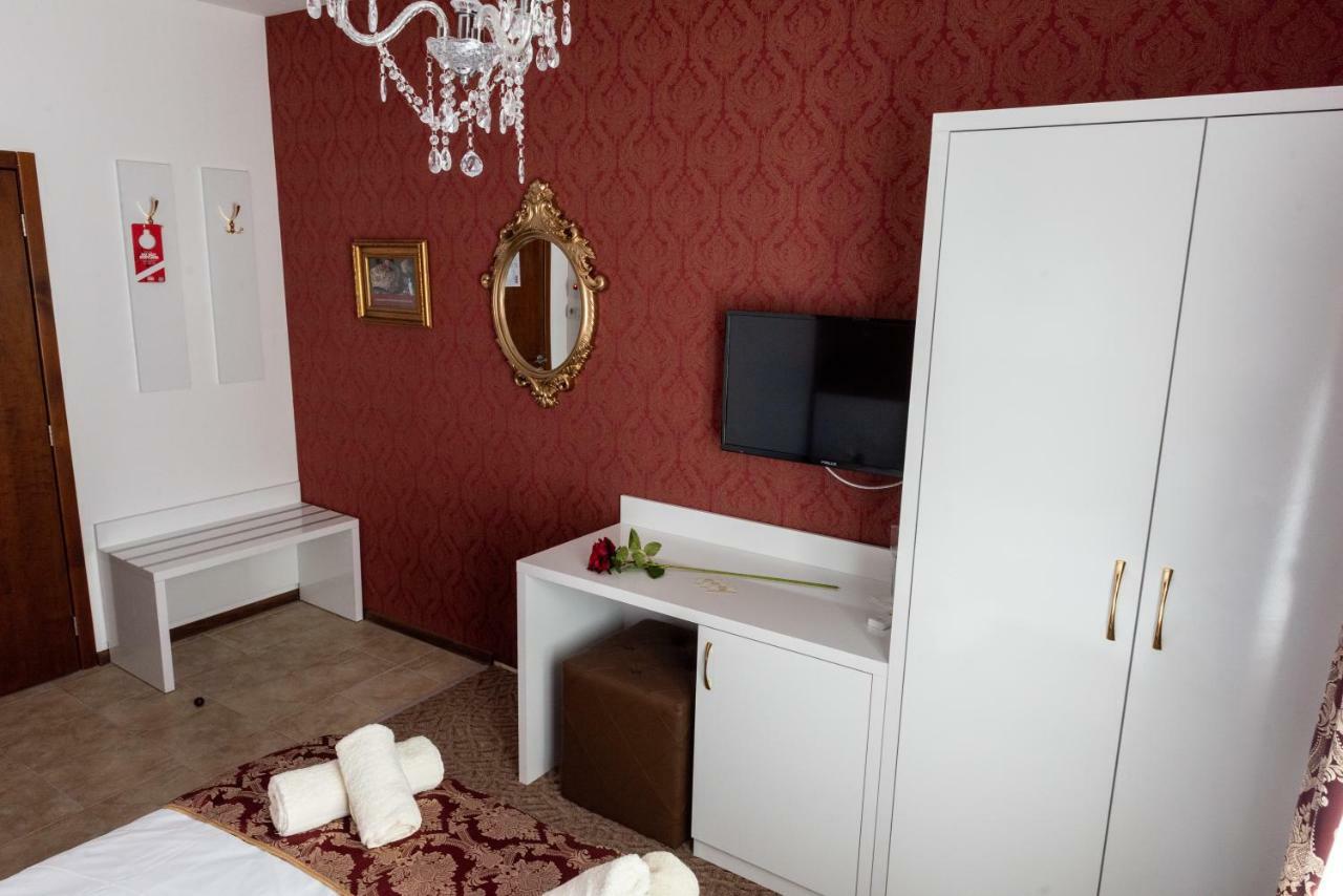 וארנה Golden Rooms מראה חיצוני תמונה