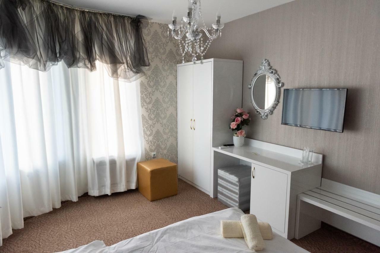 וארנה Golden Rooms מראה חיצוני תמונה