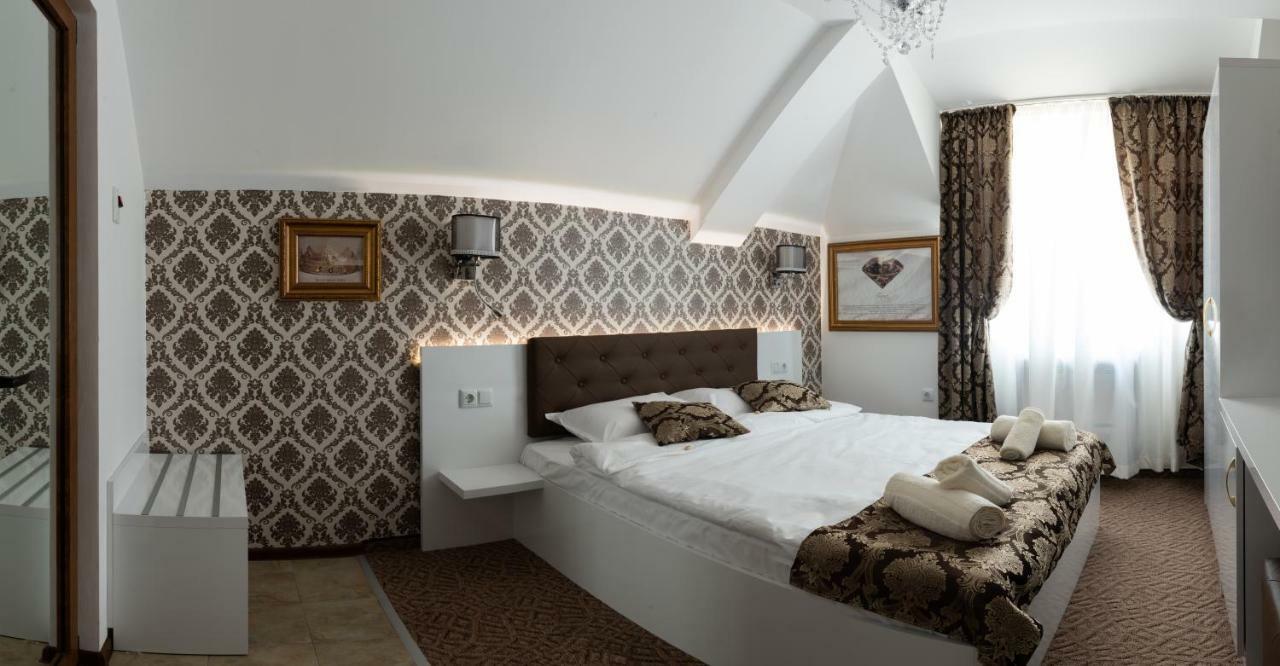 וארנה Golden Rooms מראה חיצוני תמונה