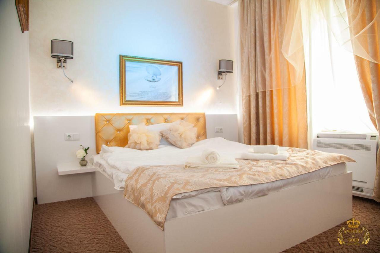וארנה Golden Rooms מראה חיצוני תמונה