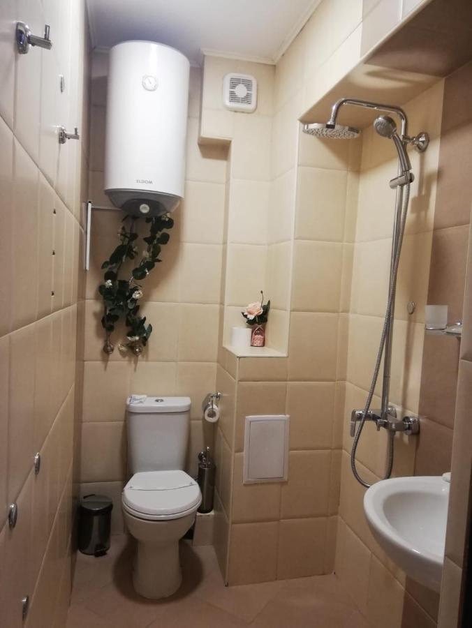 וארנה Golden Rooms מראה חיצוני תמונה